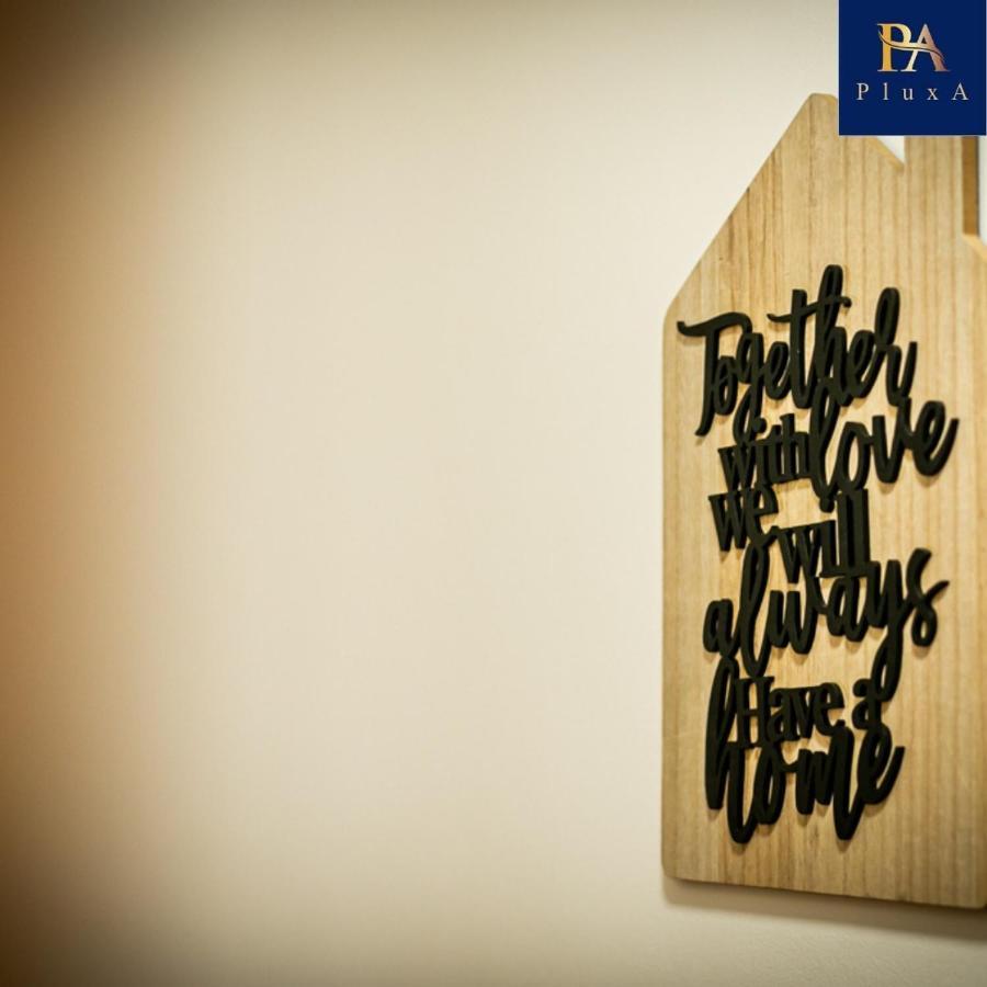 Apartment Pluxa Mint Bliss - Stylish With Workspace Birmingham