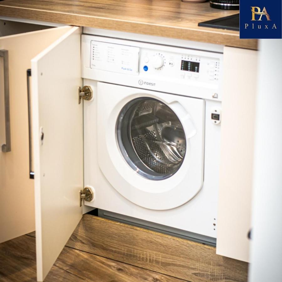 Apartment Pluxa The Hideaway - Fully Private Serviced & Parking *