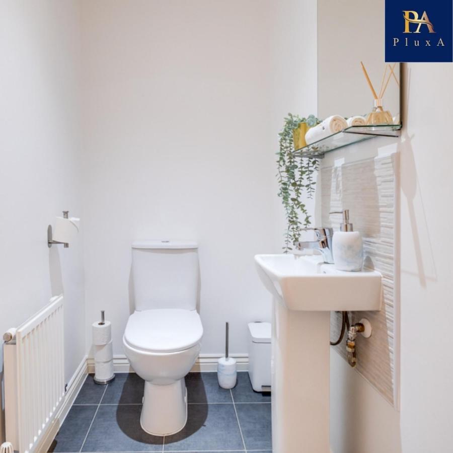 Holiday home Pluxa Royal Azul 4 Bedroom House With Car Park Birmingham