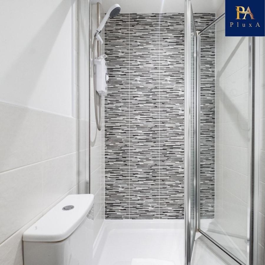 Pluxa Royal Azul 4 Bedroom House With Car Park
