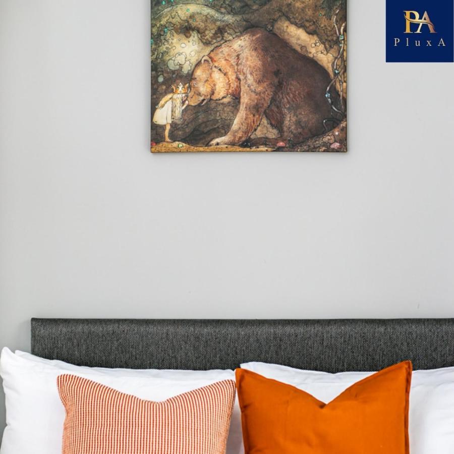 Apartment Pluxa The Hideaway - Fully Private Serviced & Parking