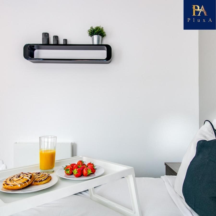 Pluxa Moonlight - Hub Serviced Apt, Free Parking ,prime Location Apartment *