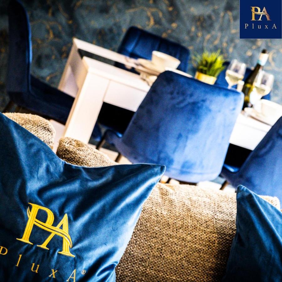 Pluxa Royal Azul 4 Bedroom House With Car Park *
