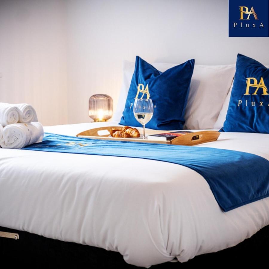 Holiday home Pluxa Royal Azul 4 Bedroom House With Car Park *