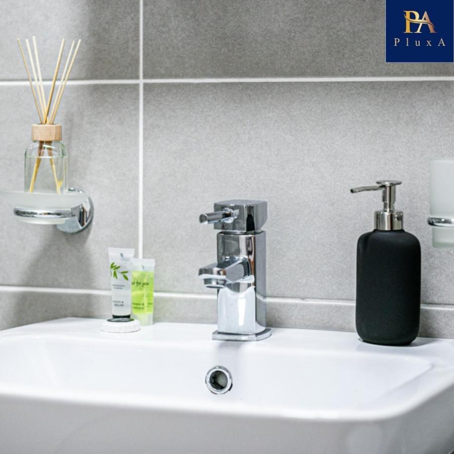 Apartment Pluxa Moonlight - Hub Serviced Apt, Free Parking ,prime Location *