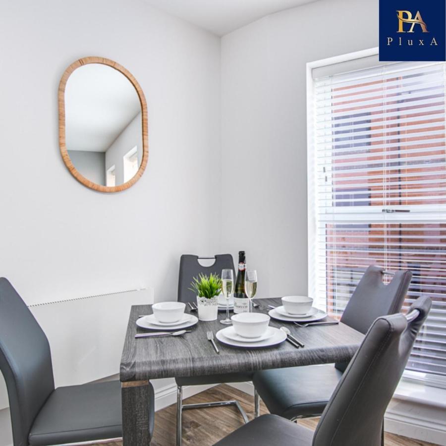 Apartment Pluxa The Hideaway - Fully Private Serviced & Parking *