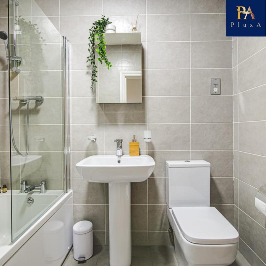 Apartment Pluxa The Hideaway - Fully Private Serviced & Parking