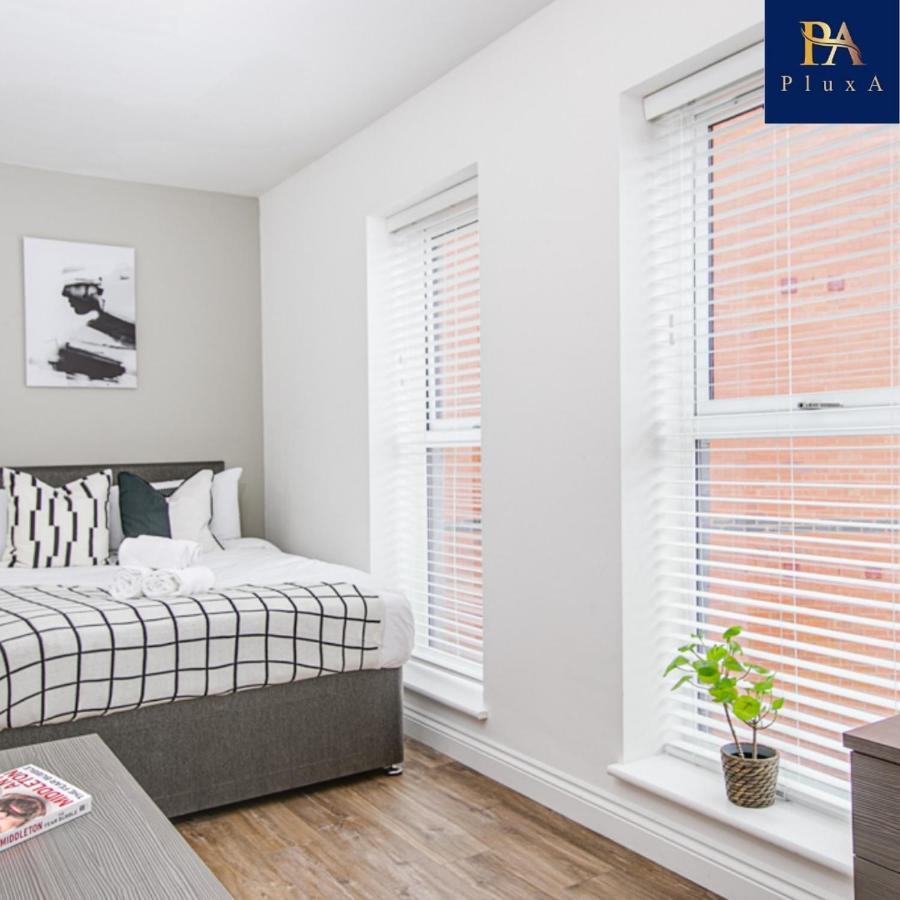 Pluxa Moonlight - Hub Serviced Apt, Free Parking ,prime Location Apartment *