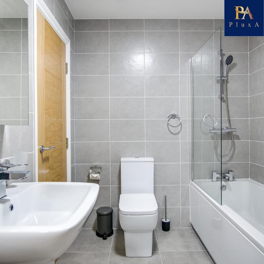Fully Private & Free Parking - Pluxa Silken Grey Birmingham