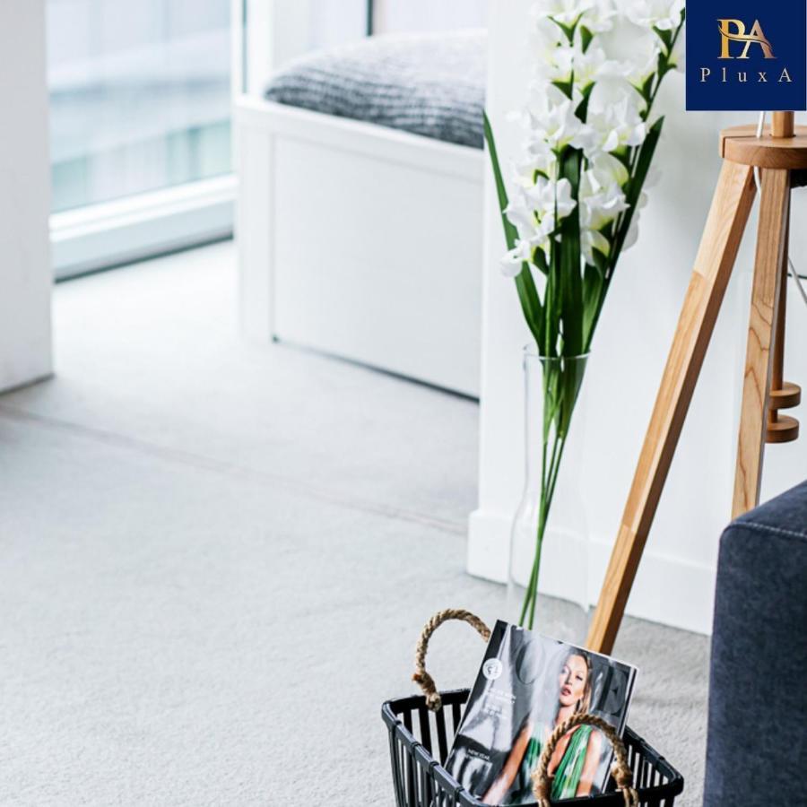 Pluxa Grand Plaza Iconic Views Apartment