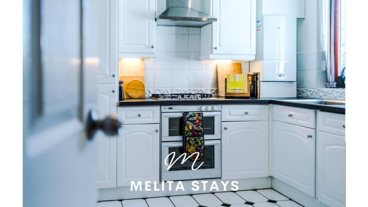 Spacious And Stylish 2 Bedroom Apartment