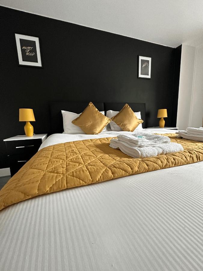 Apartment Parking - Couples - Centre - Sleeps 4 - Birmingham
