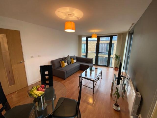Apartment Superb 1 Bedroom Serviced In City Centre