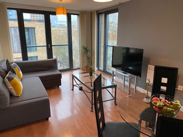 Superb 1 Bedroom Serviced In City Centre * Birmingham