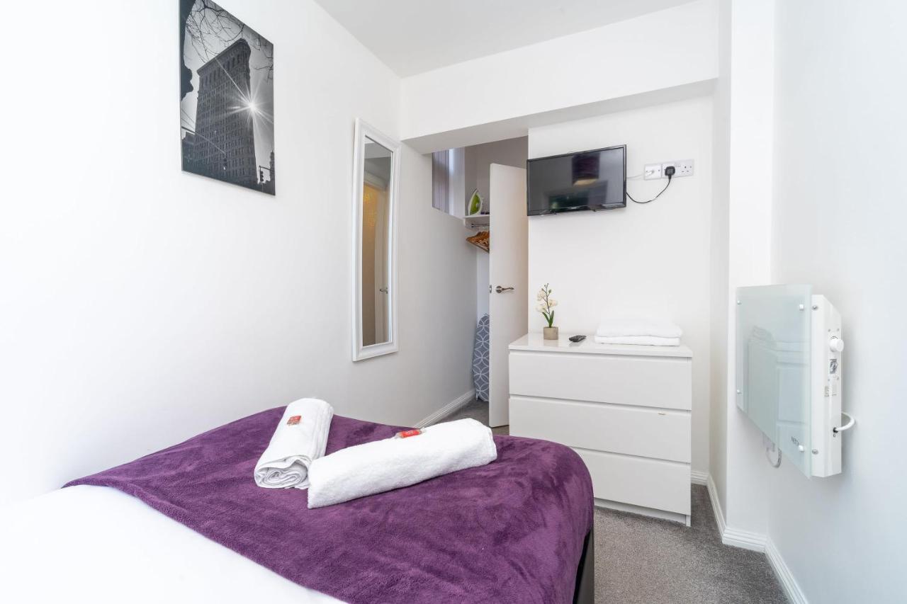 Amethyst Delightful In Moseley Mews, By Staystaycations *