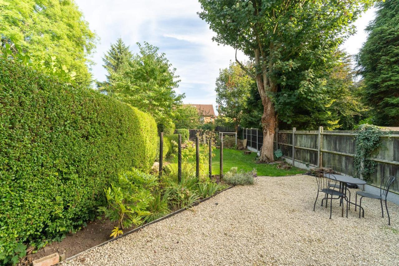 Amethyst Delightful In Moseley Mews, By Staystaycations Apartment Birmingham