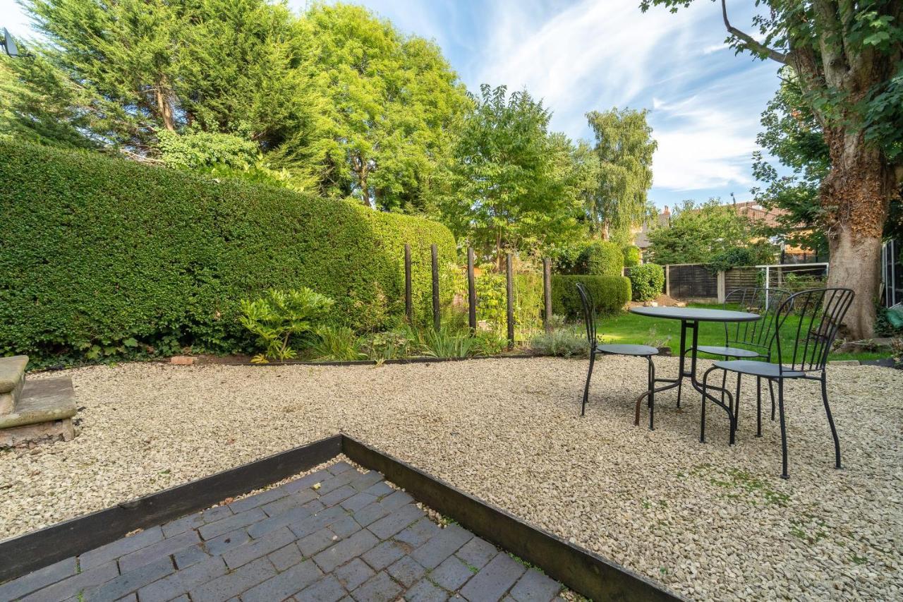 Amethyst Delightful In Moseley Mews, By Staystaycations Apartment Birmingham