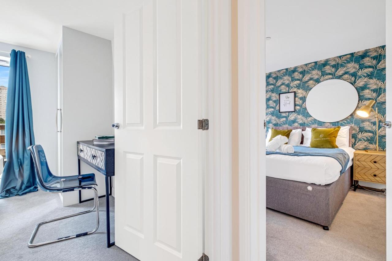 Spacious 4 Bed 2 Bath With Free Gated Parking Apartment
