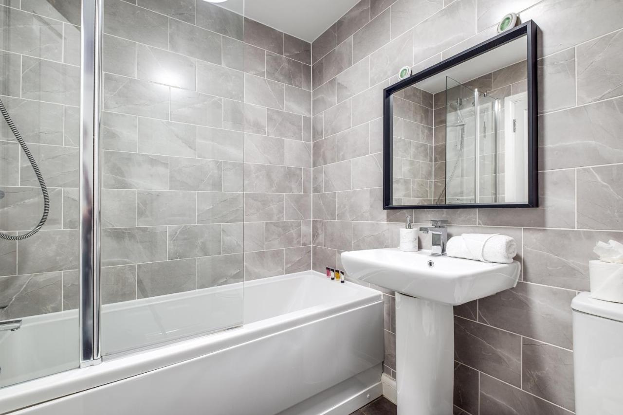Centre 3 Bedroom House - Family & Business - Demha Nights *