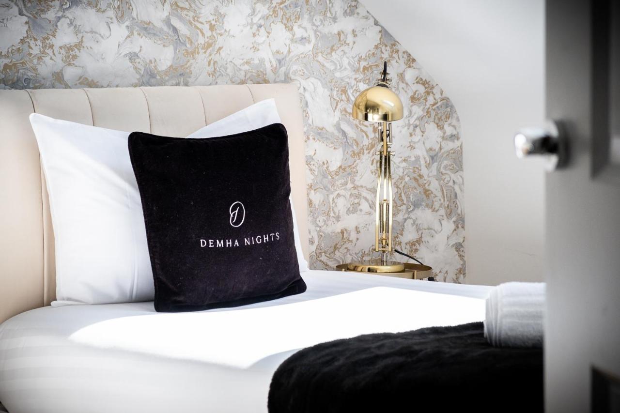 Centre 3 Bedroom House - Family & Business - Demha Nights * Birmingham