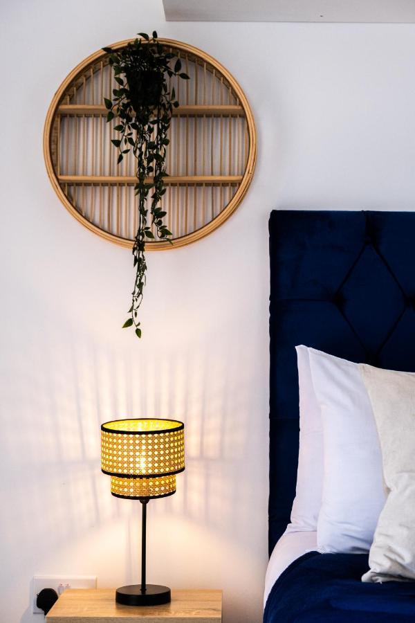 Centre 3 Bedroom House - Family & Business - Demha Nights Birmingham