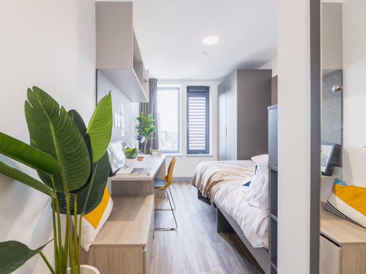 Ensuite Bedrooms With Shared Kitchen At Onyx Located In Apartment Birmingham