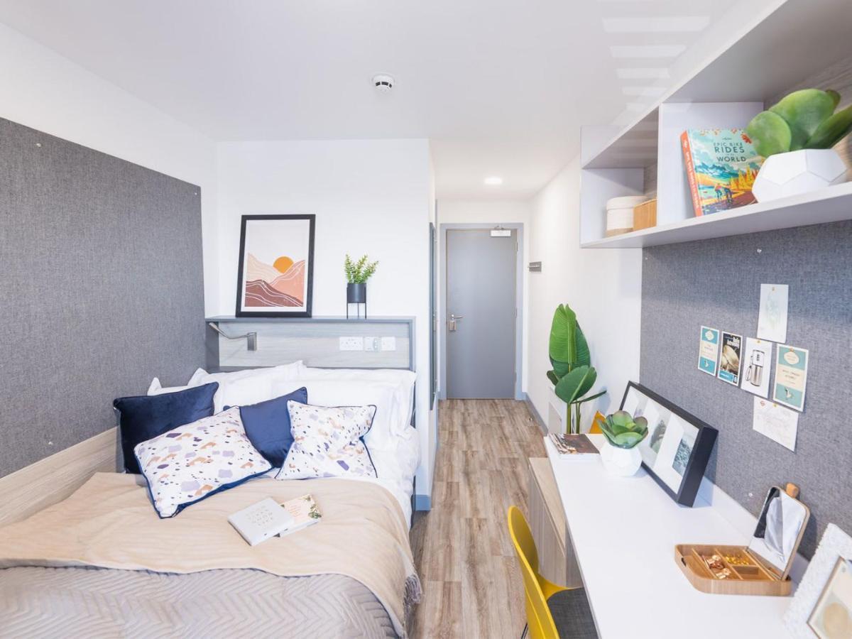 Apartment Ensuite Bedrooms With Shared Kitchen At Onyx Located In