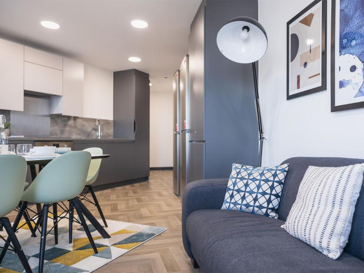 Apartment Ensuite Bedrooms With Shared Kitchen At Onyx Located In