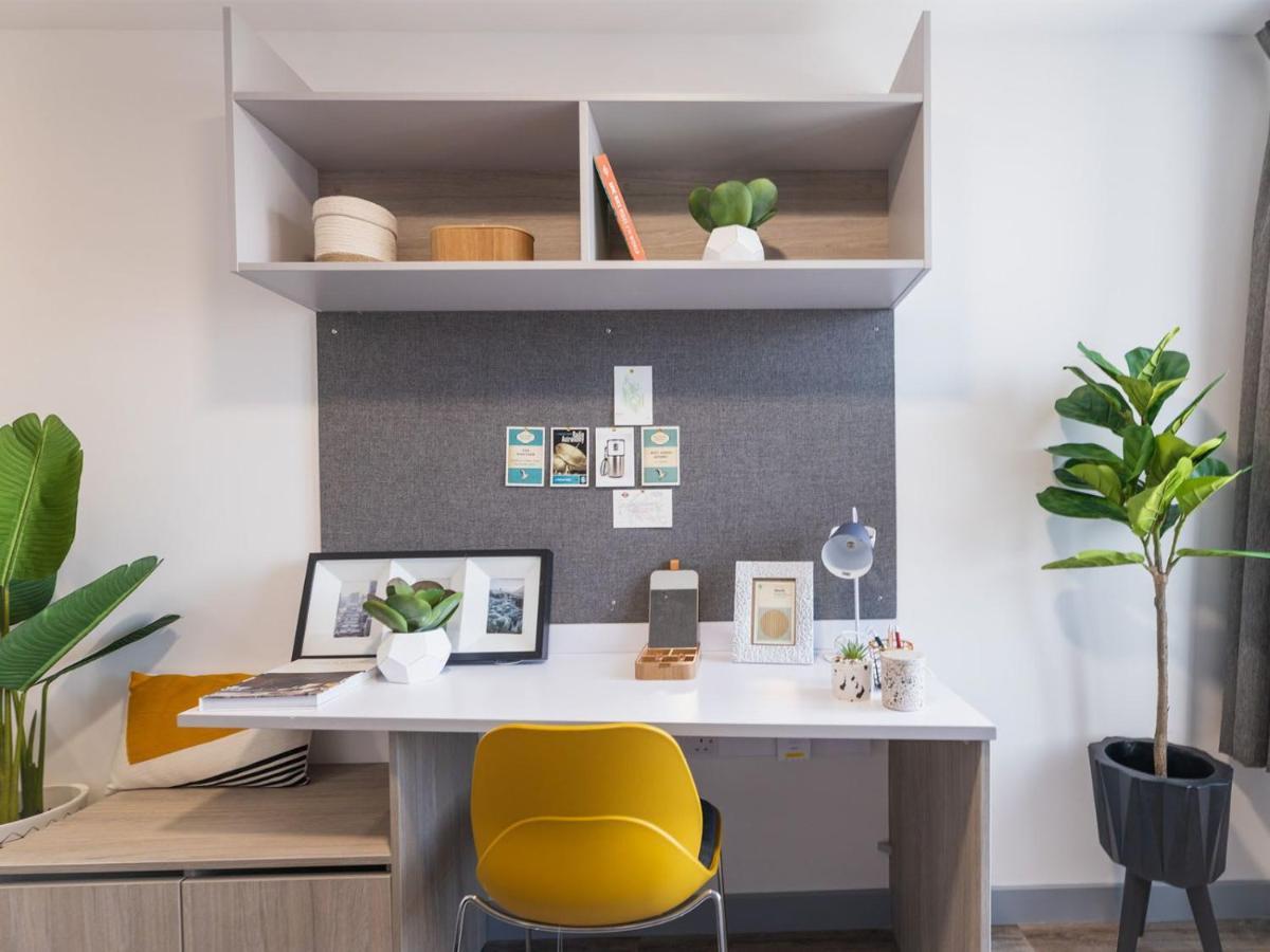 Ensuite Bedrooms With Shared Kitchen At Onyx Located In *