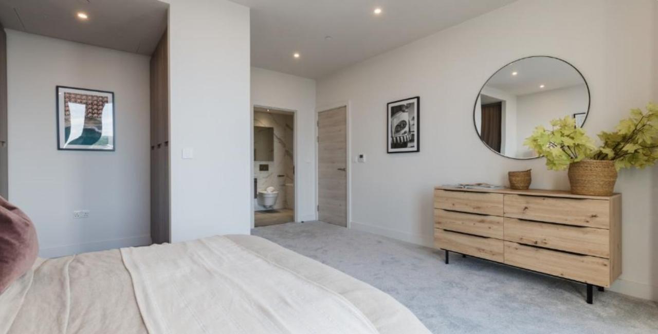 The Mercian - 3bdr Luxury Penthouse -24 Hr Gym - Private Terrace Apartment Birmingham