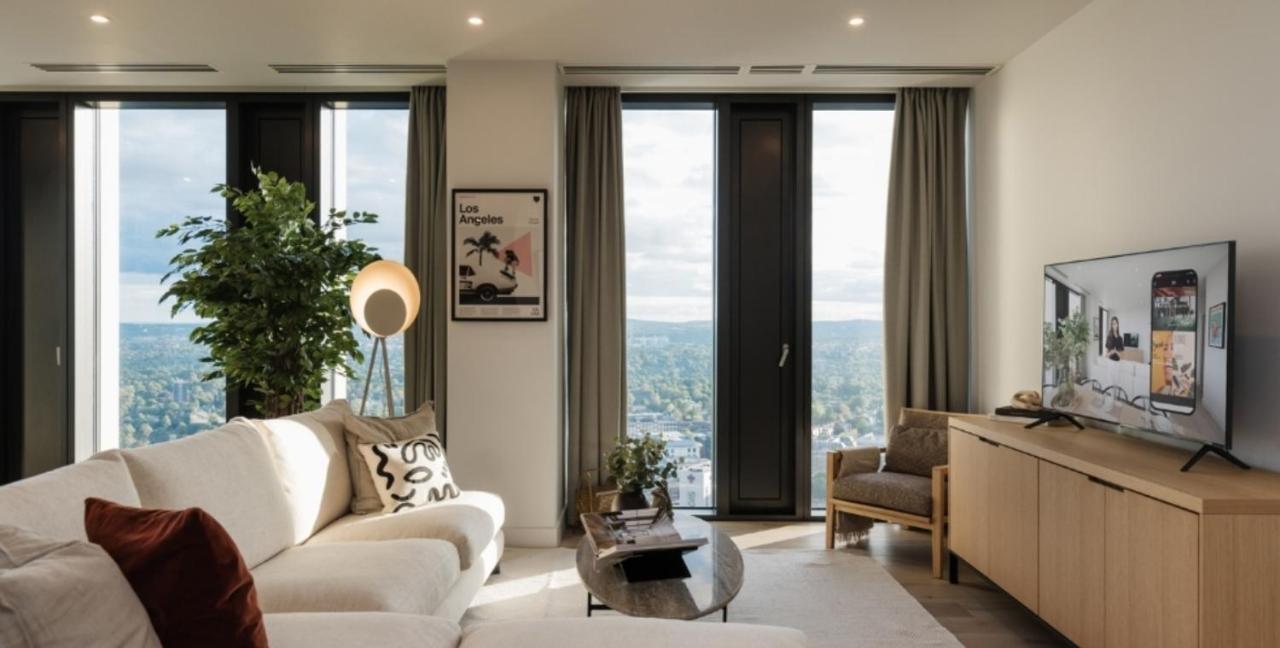 The Mercian - 3bdr Luxury Penthouse -24 Hr Gym - Private Terrace * Birmingham