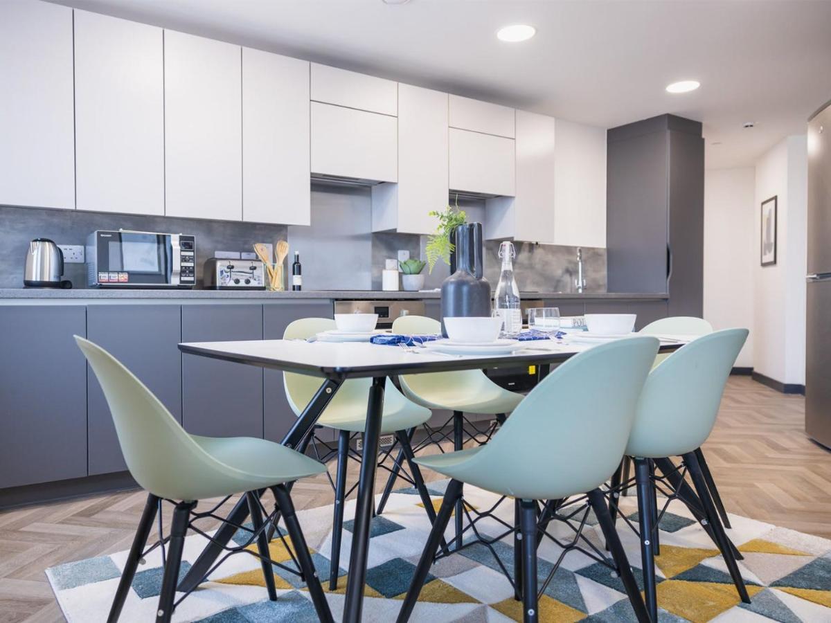 Apartment Ensuite Bedrooms With Shared Kitchen At Onyx Located In