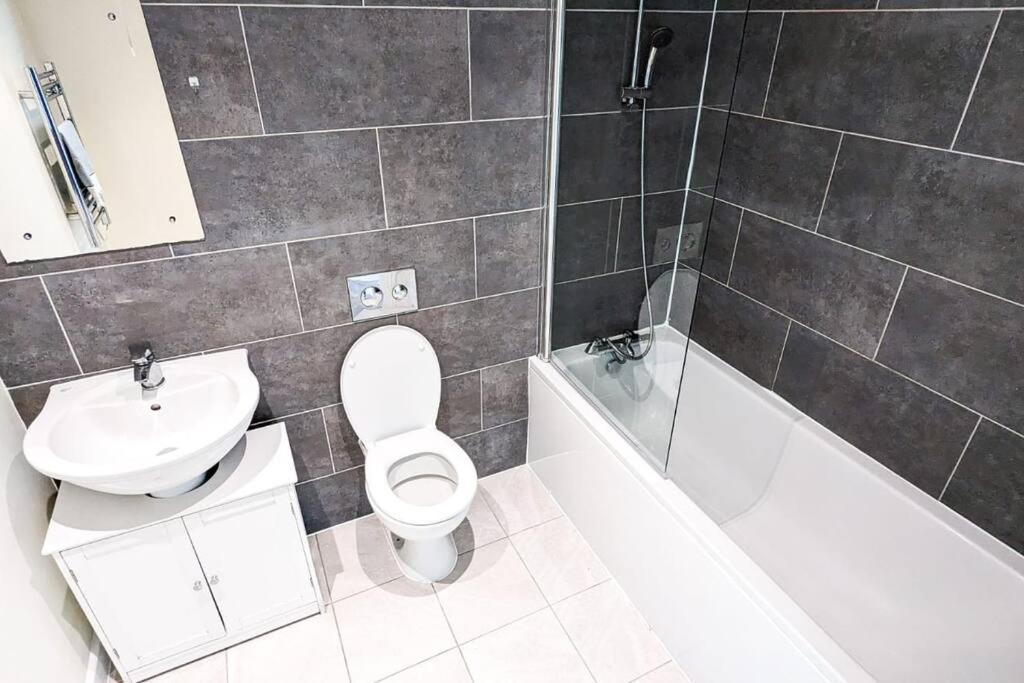 1 Bedroom Centre Apartment
