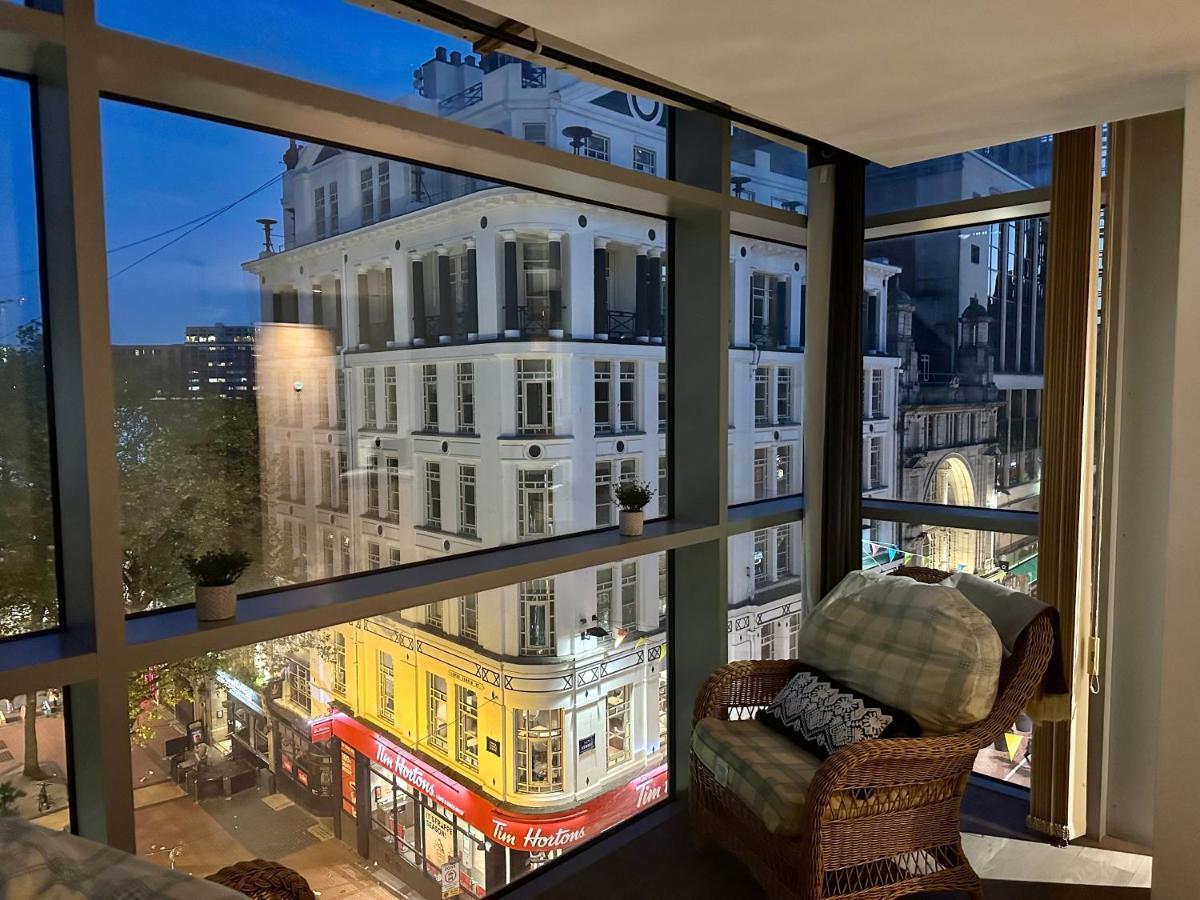 Prime Location Stunning Floor-to-ceiling Windows