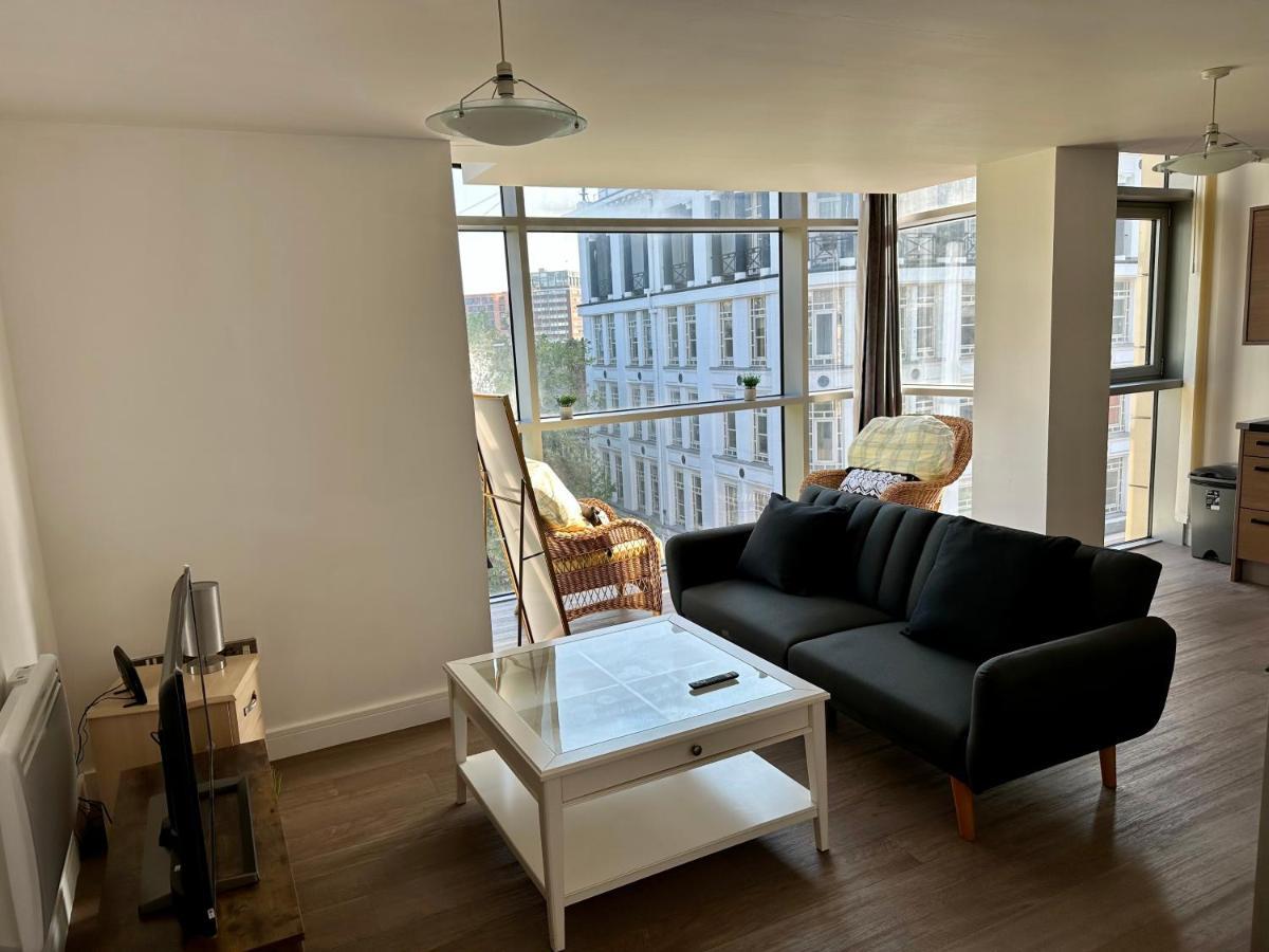 Prime Location Stunning Floor-to-ceiling Windows