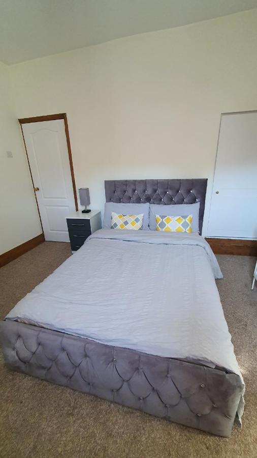 Spacious 2 Bedroom In * Birmingham