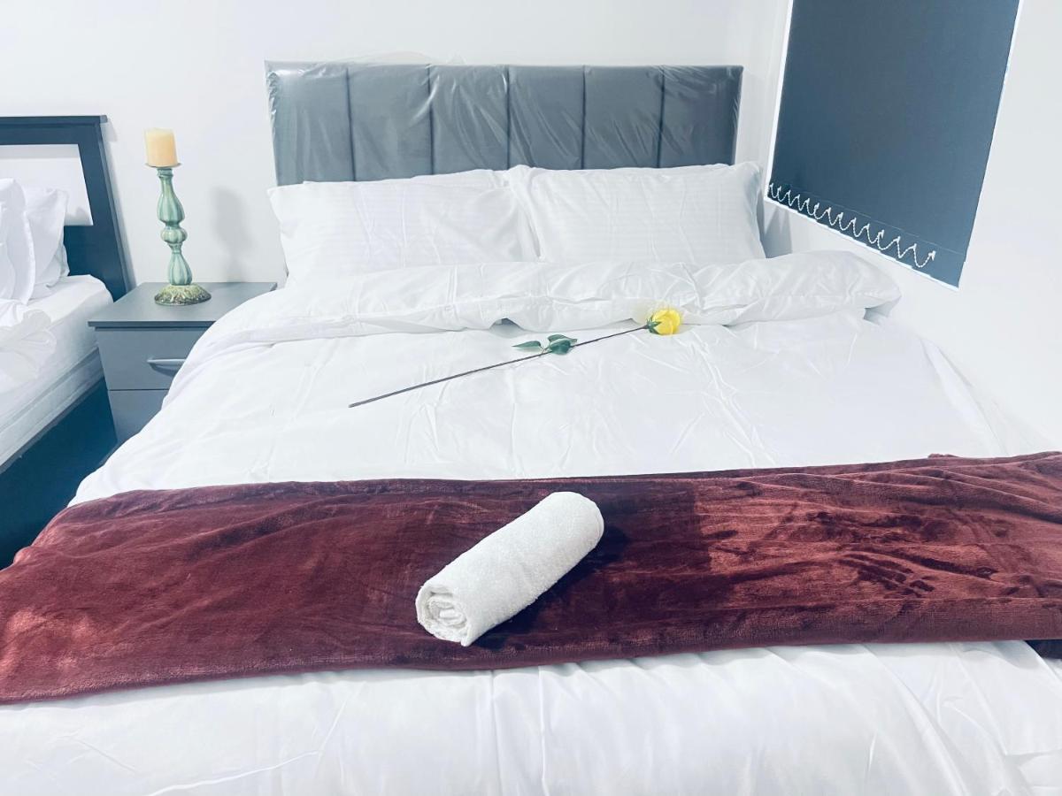 1 Bed With 2 Beds 1 Double 1 Single