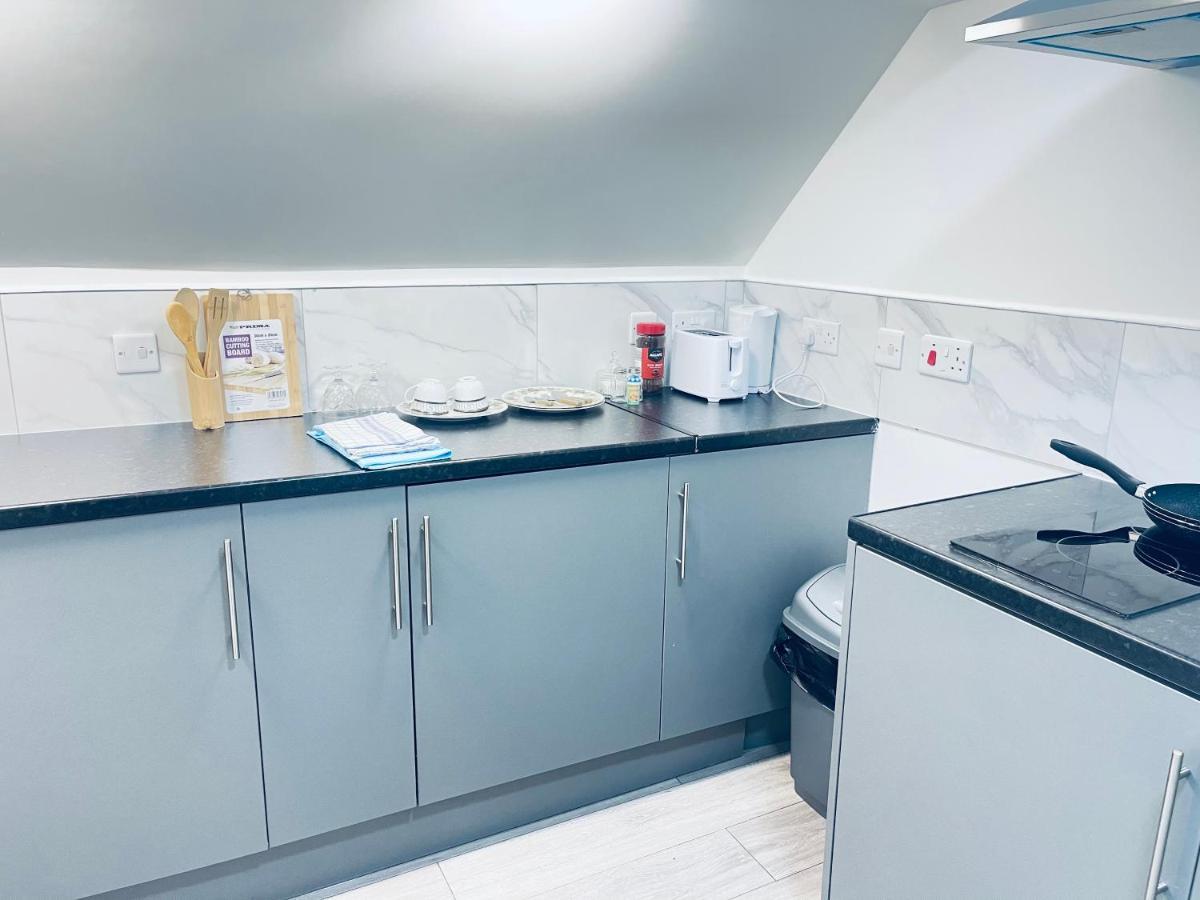 1 Bed With 2 Beds 1 Double 1 Single Apartment Birmingham