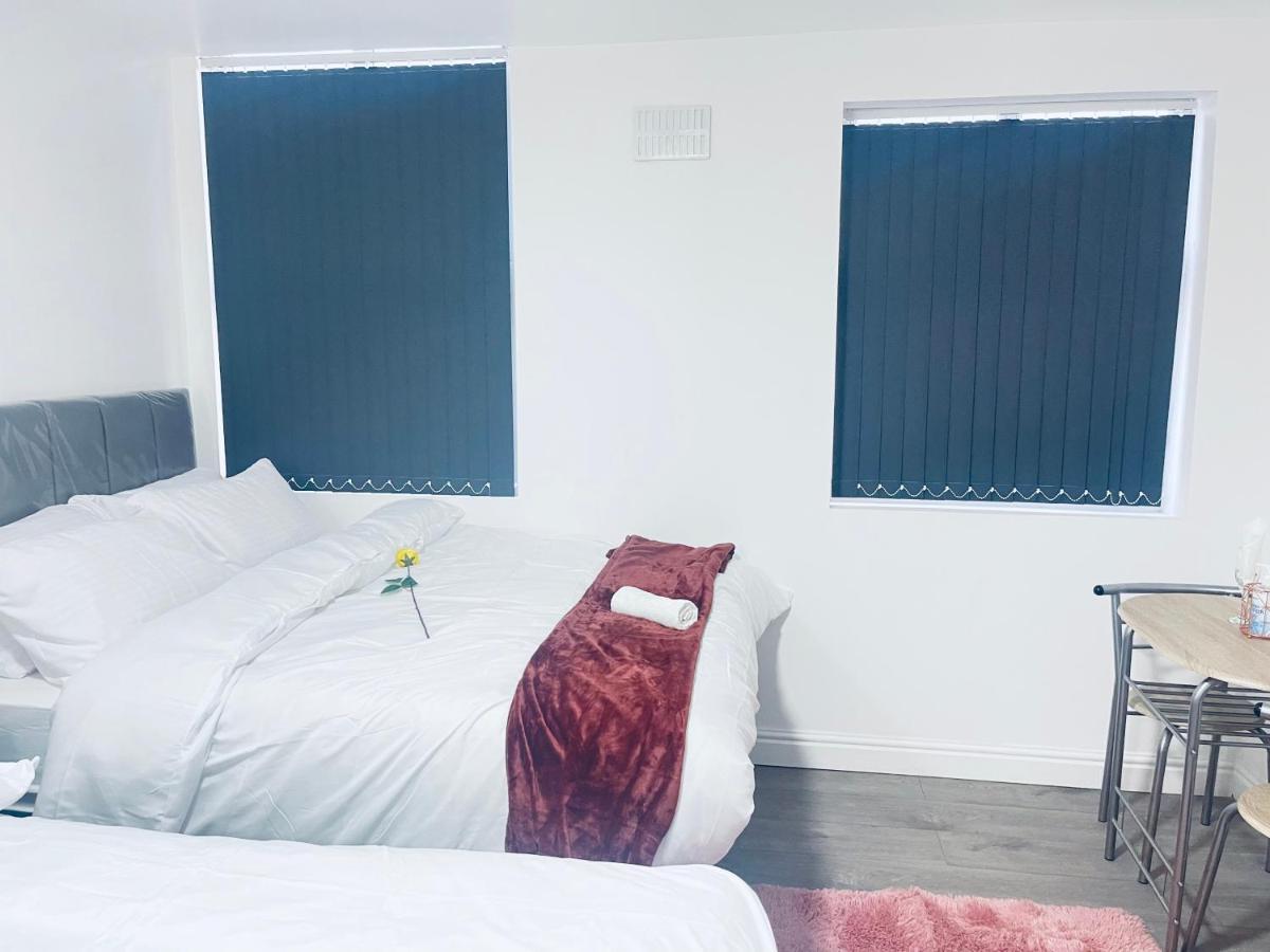 Apartment 1 Bed With 2 Beds 1 Double 1 Single *