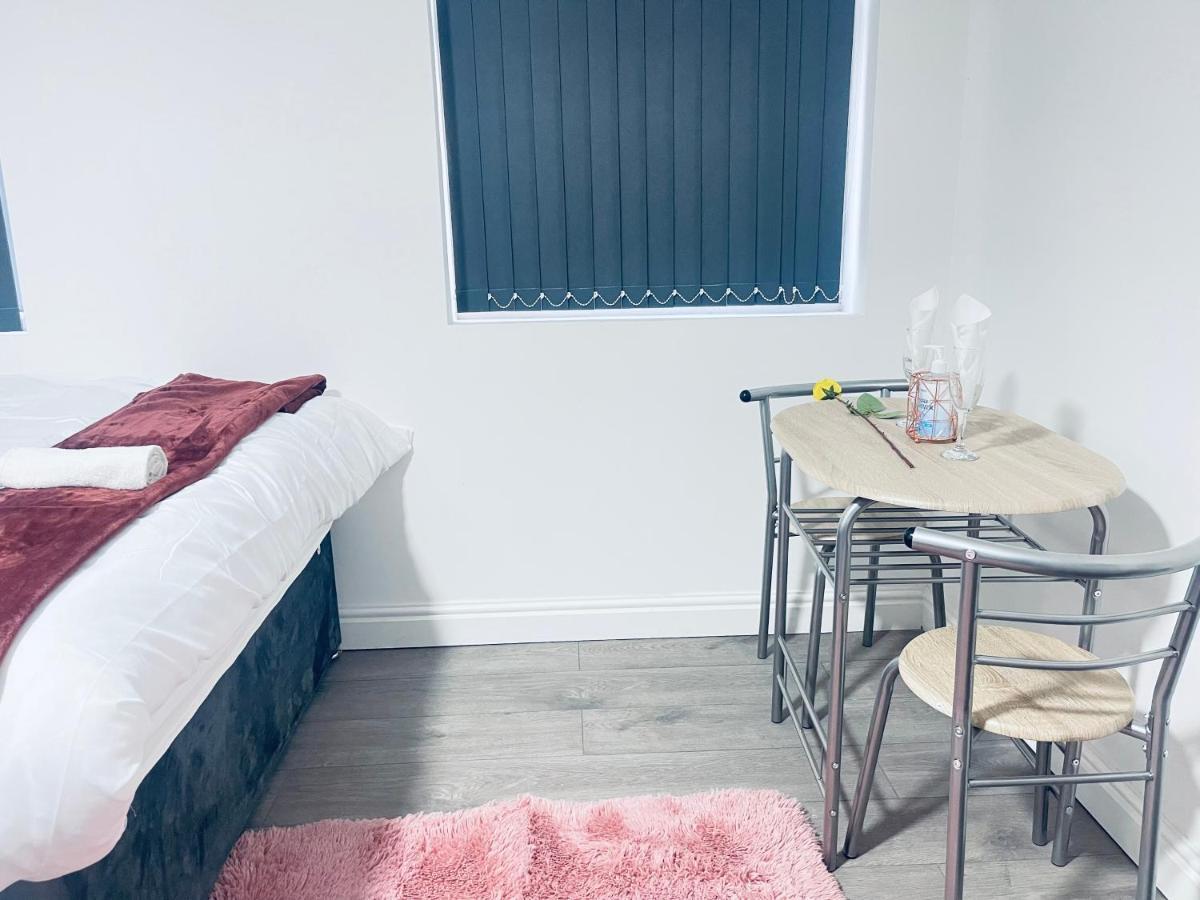 1 Bed With 2 Beds 1 Double 1 Single Apartment