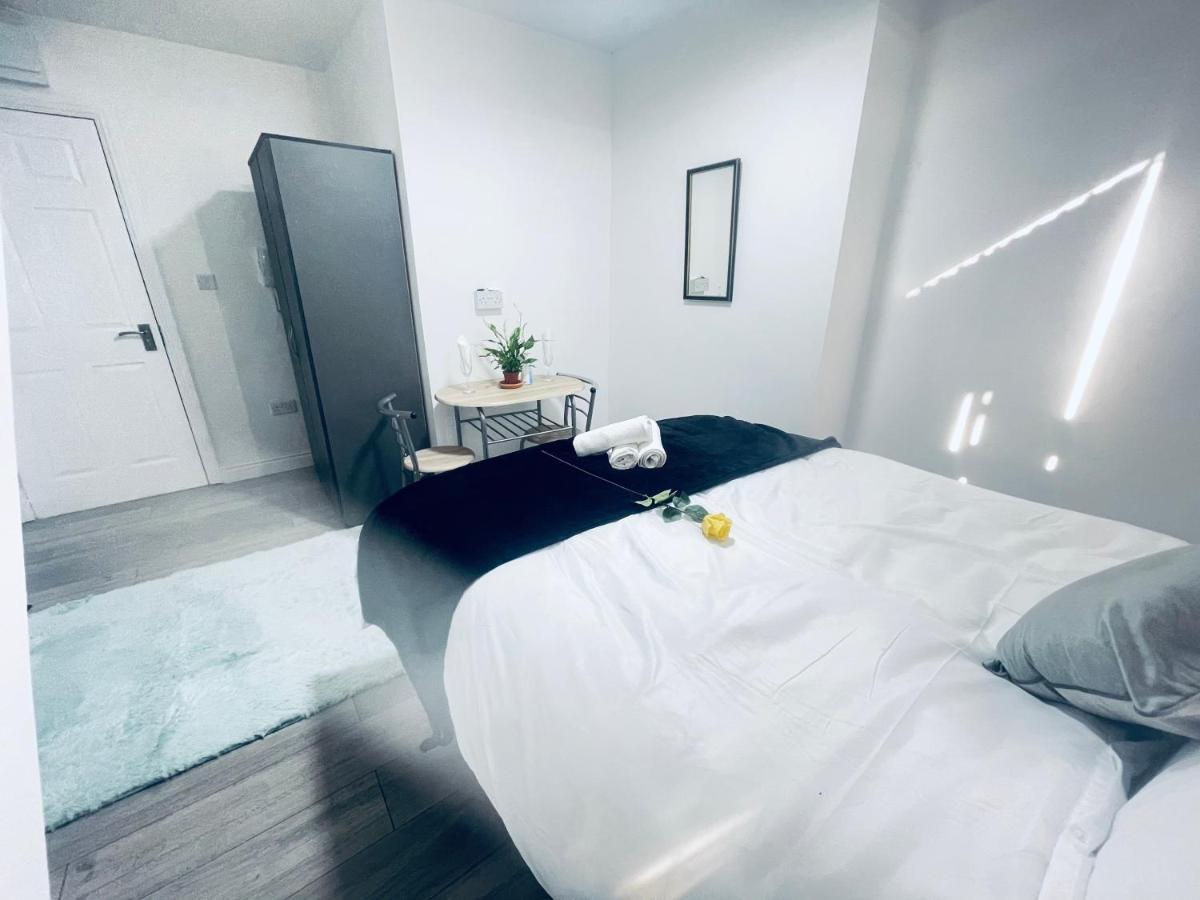 1 Bed Apartment *