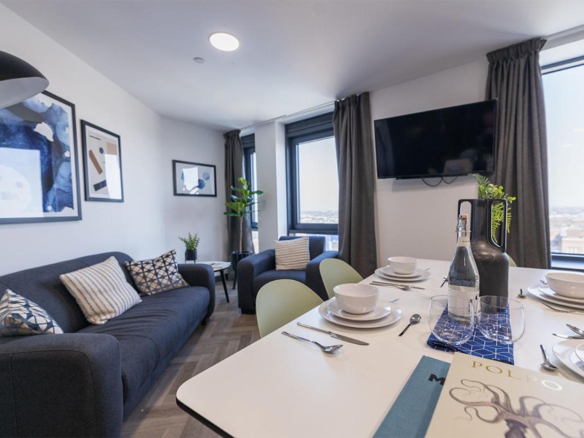 Ensuite Bedrooms With Shared Kitchen At Onyx Located In Apartment *
