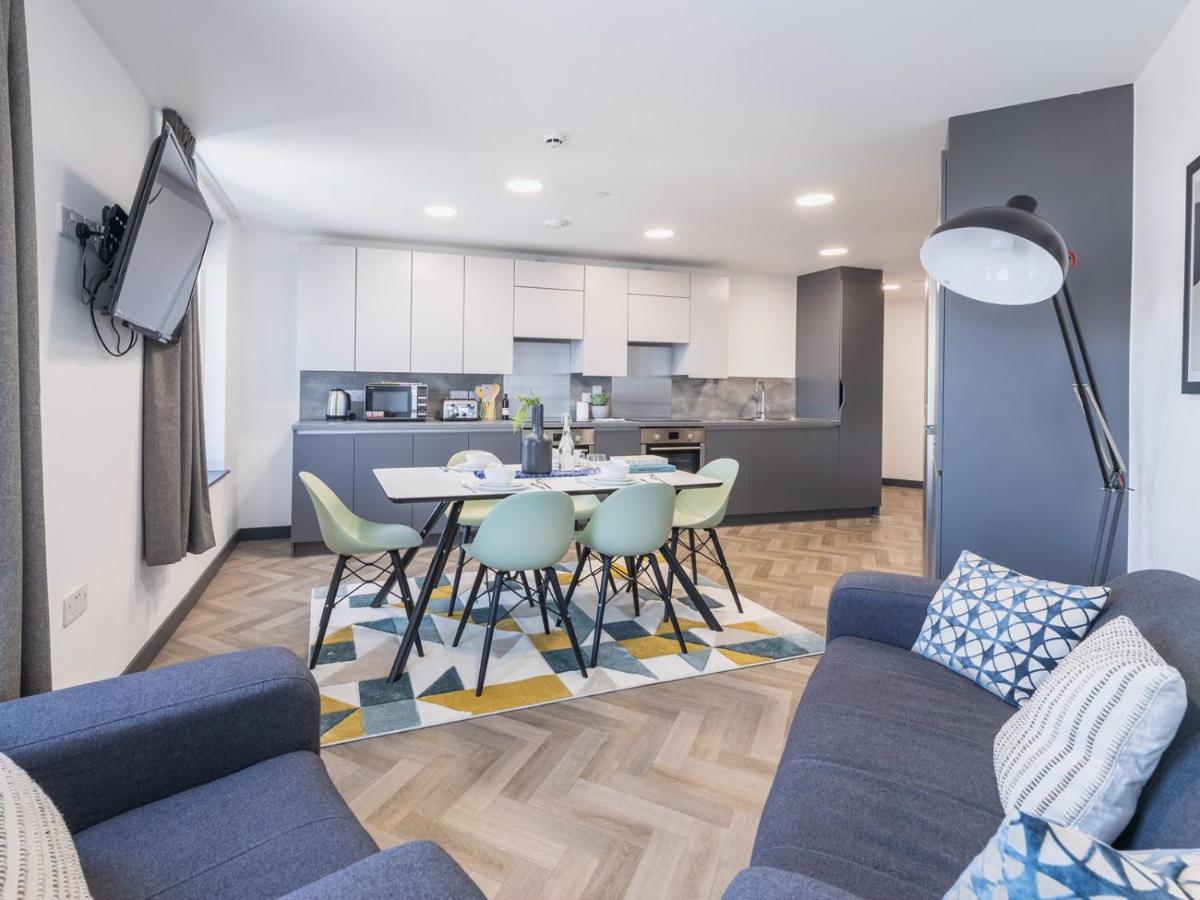 Apartment Ensuite Bedrooms With Shared Kitchen At Onyx Located In *