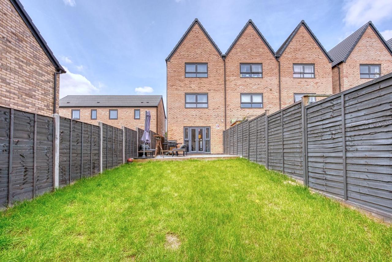 Holiday home Spacious 4 Bedroom House W/parking Birmingham