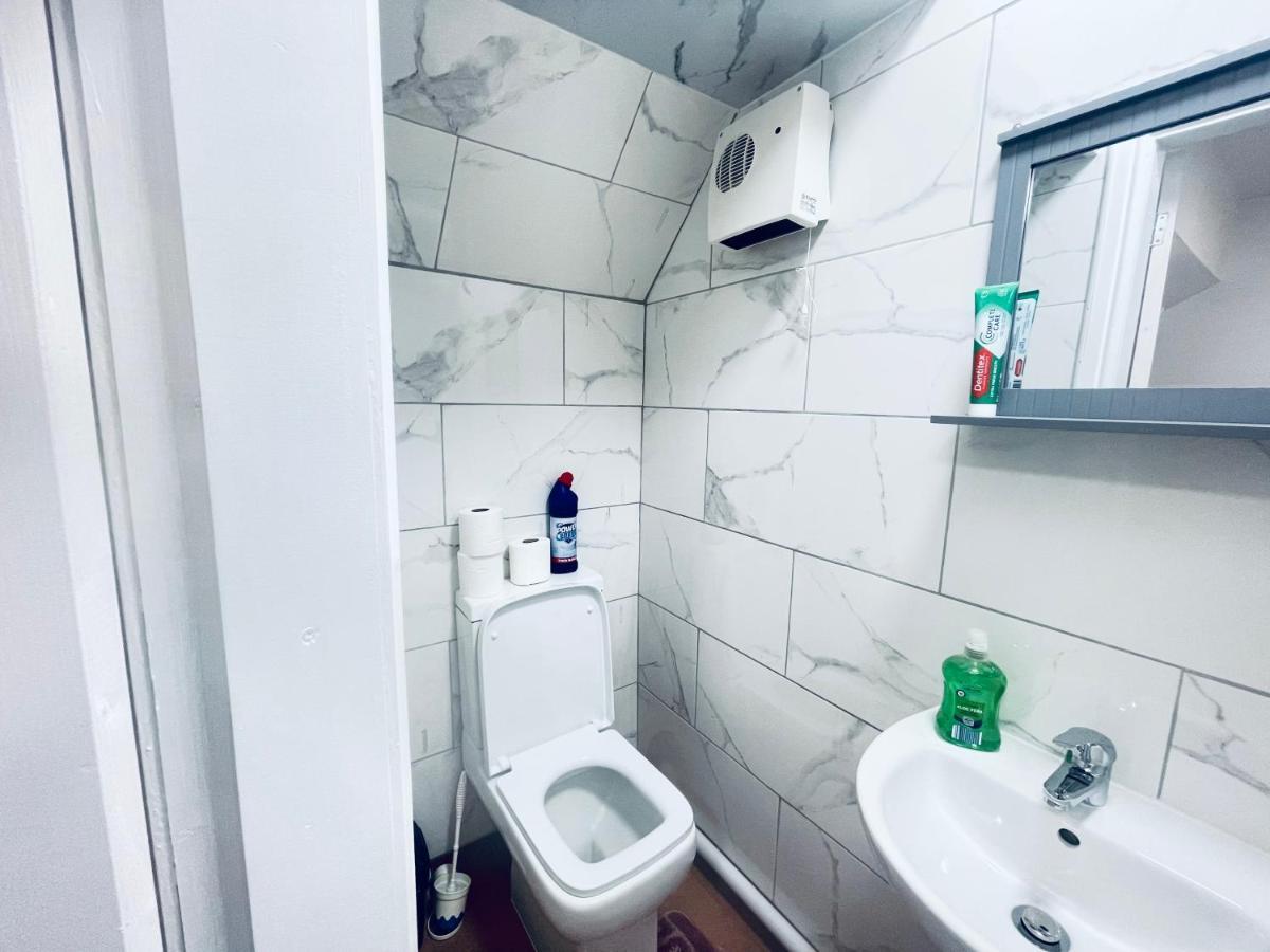 Apartment 1 Bed With 2 Beds 1 Double 1 Single *