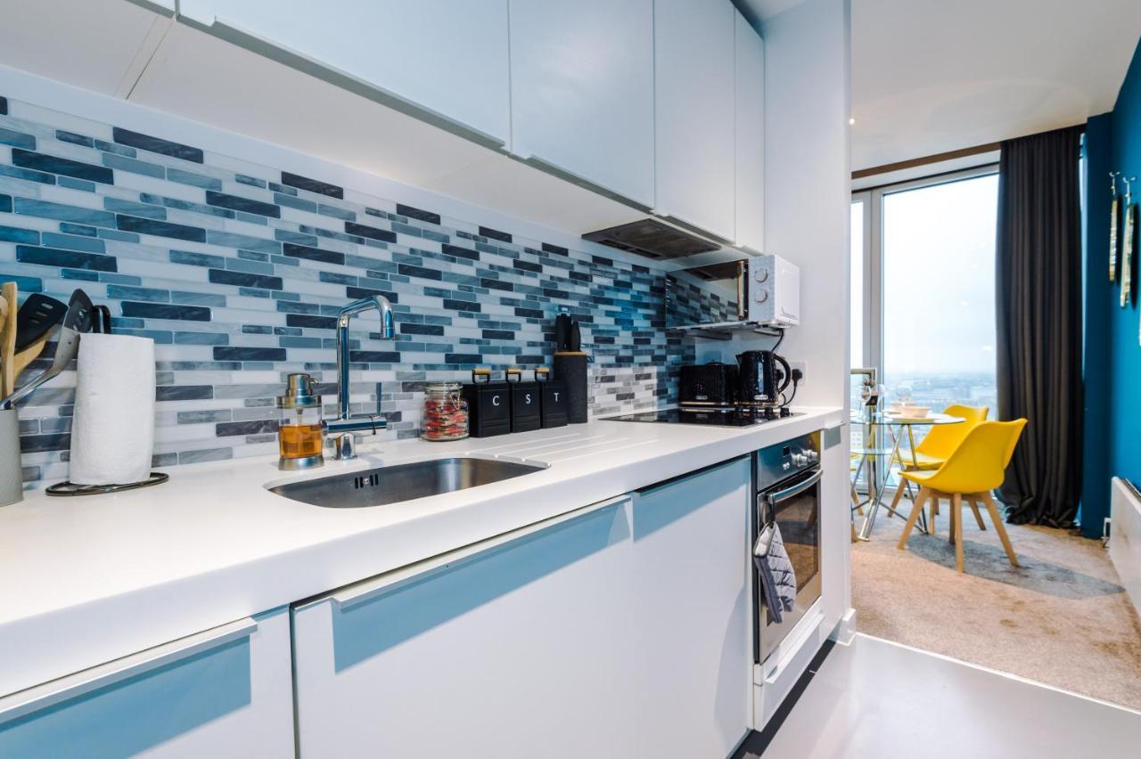 Luxury Centre Panorama: Professional's Haven Apartment *