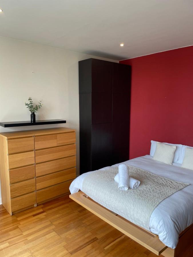 Glass Penthouse With Canal View Birmingham