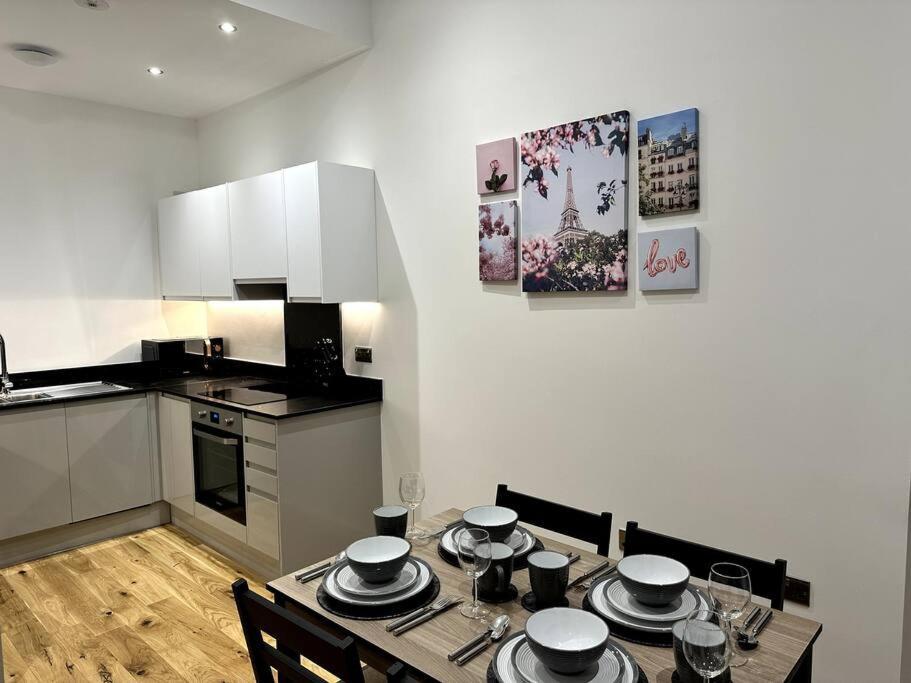 Spacious And Elegant * Birmingham