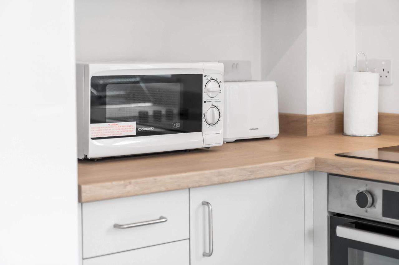 Luxury Two Bed - Parking - Smart Tv - Wifi Apartment