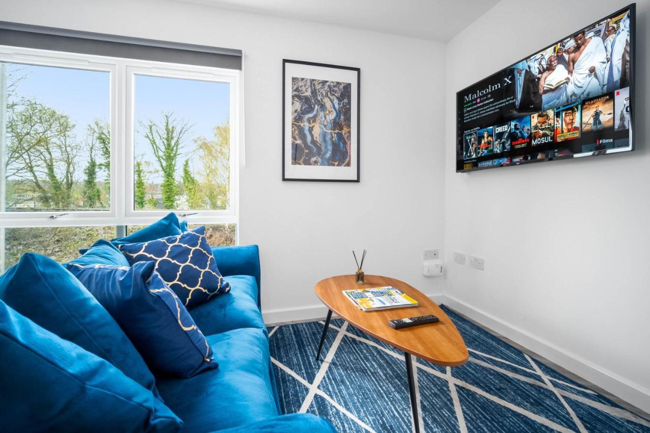 Luxury Two Bed - Parking - Smart Tv - Wifi